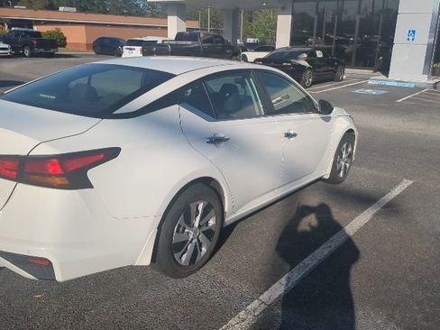 Used 2024 Nissan Altima 2.5 S image 2