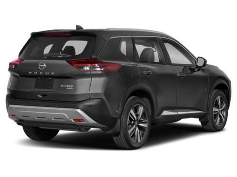 Used 2021 Nissan Rogue Platinum image 2