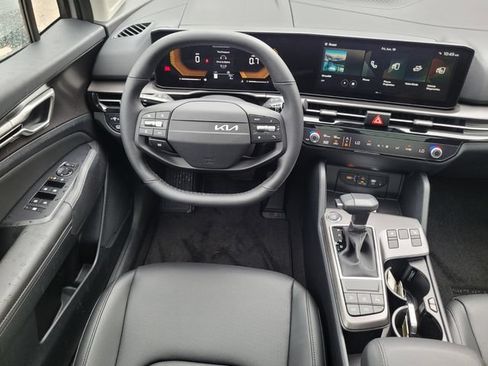 New 2026 Kia Sportage EX w/ EX Panorama Roof Package FWD image 14
