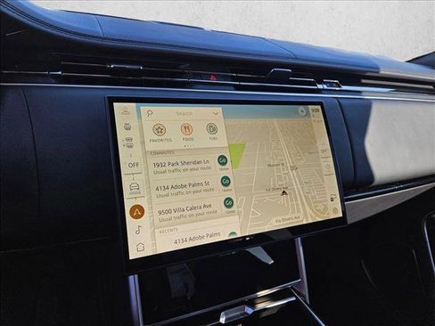 Used 2025 Land Rover Range Rover Long Wheelbase Autobiography image 12