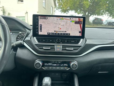 Used 2024 Nissan Altima 2.0 SR image 24