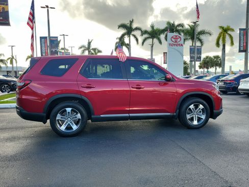 Used 2025 Honda Pilot EX-L image 13