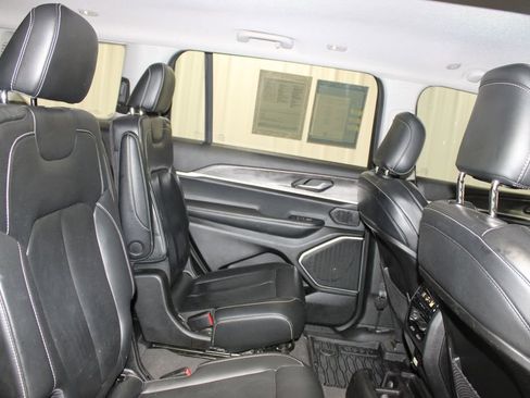 Used 2021 Jeep Grand Cherokee L Limited image 27