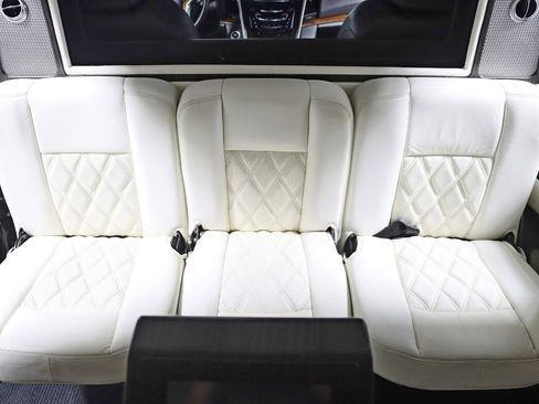 Used 2017 Cadillac Escalade ESV Luxury image 38