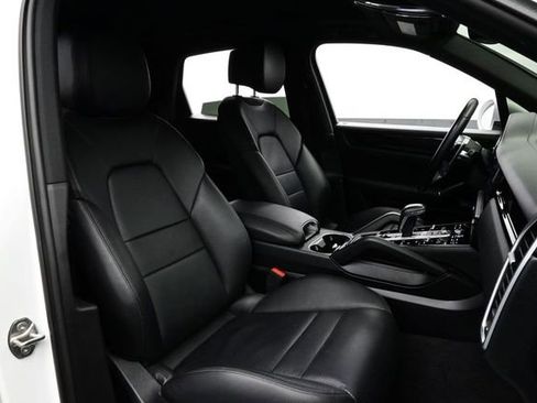 Certified 2020 Porsche Cayenne AWD/4WD image 16
