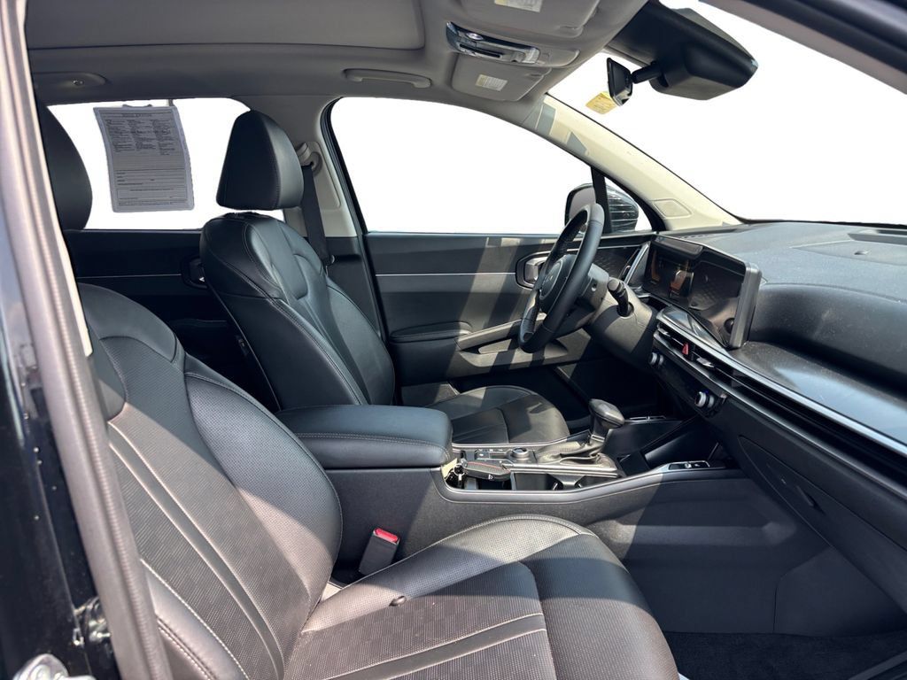 Used 2025 Kia Sorento EX w/ Panoramic Sunroof Package AWD/4WD image 41
