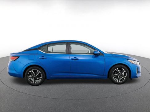 Used 2025 Nissan Sentra SV FWD image 10