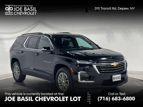 Used 2023 Chevrolet Traverse LT AWD/4WD image 1