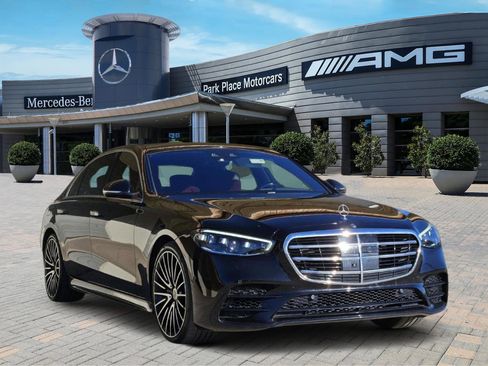 Used 2022 Mercedes-Benz S 580 4MATIC Sedan image 2
