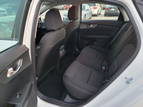 Used 2021 Kia Forte LXS FWD image 22