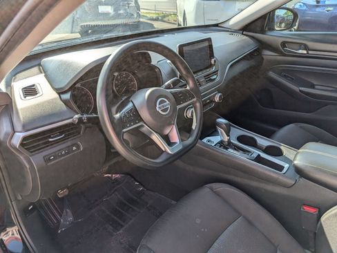 Used 2020 Nissan Altima 2.5 S FWD image 12