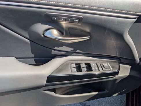 Certified 2024 Lexus ES 350 w/ Premium Package FWD image 19