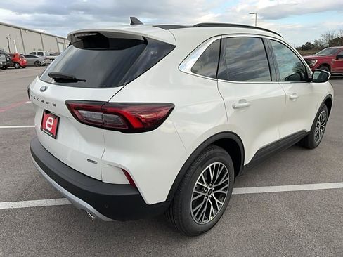 New 2025 Ford Escape SE FWD image 8