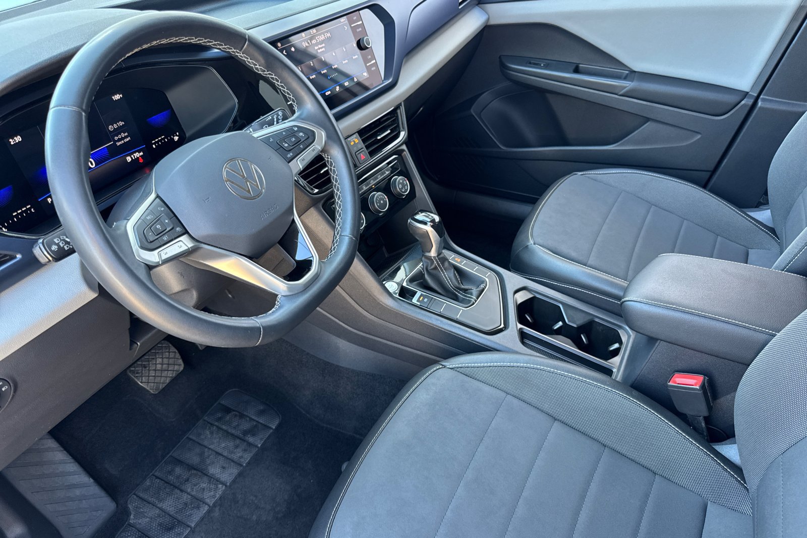 Used 2023 Volkswagen Taos SE FWD image 10