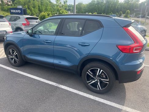 Used 2023 Volvo XC40 B5 Plus w/ Driver Assist Package AWD/4WD image 12