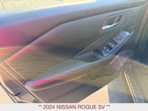 Used 2024 Nissan Rogue SV AWD/4WD image 13