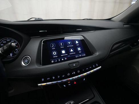 Used 2022 Cadillac XT4 Luxury w/ Cold Weather Package AWD/4WD image 6