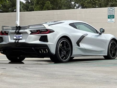 Used 2021 Chevrolet Corvette Stingray Premium Cpe w/ Z51 Performance Package RWD image 6