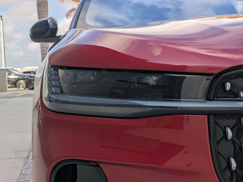 Certified 2024 Lincoln Nautilus Reserve w/ Equipment Group 202A image 11