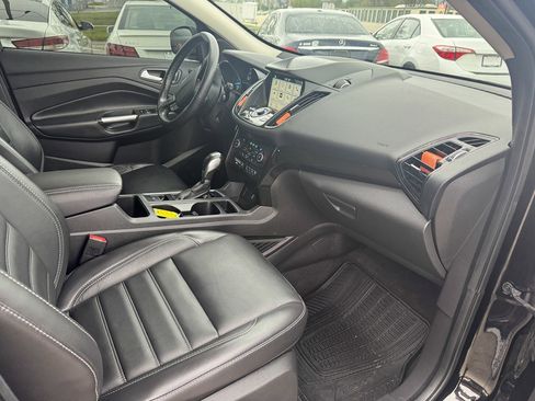 Used 2019 Ford Escape Titanium image 12