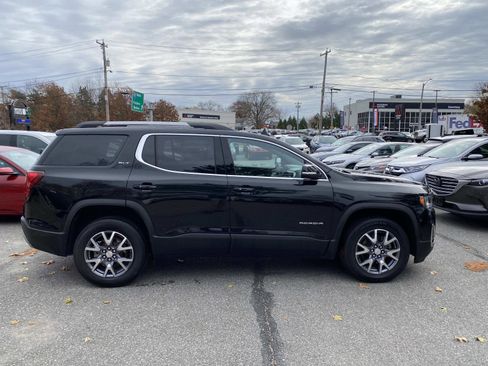 Used 2023 GMC Acadia SLT image 7