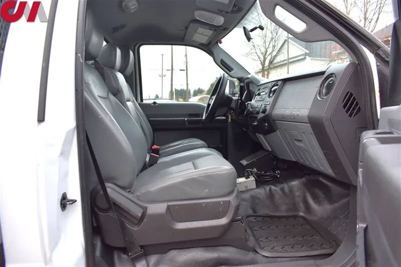 Used 2016 Ford F550 4x4 Regular Cab Super Duty image 31