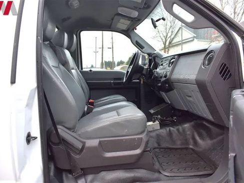 Used 2016 Ford F550 4x4 Regular Cab Super Duty image 31