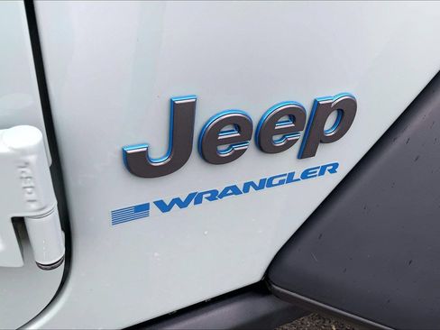 Certified 2024 Jeep Wrangler Unlimited AWD/4WD image 8