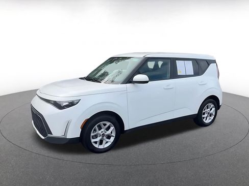 Used 2025 Kia Soul LX w/ LX Technology Package image 8