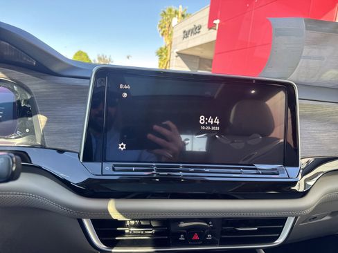 New 2026 Volkswagen Atlas SEL image 25