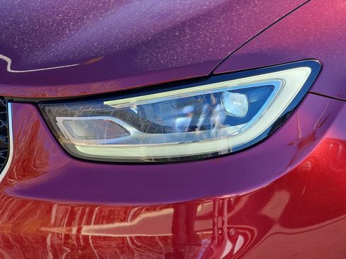 Used 2021 Chrysler Pacifica Touring-L image 37