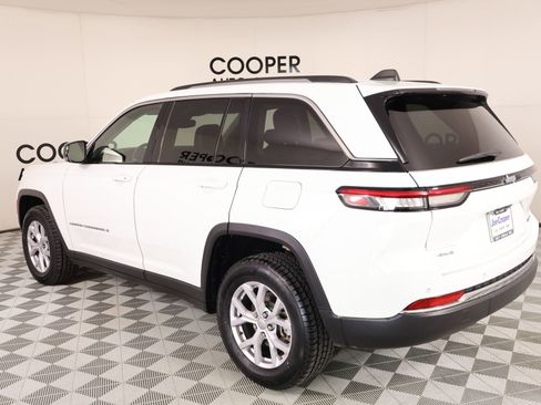 Used 2022 Jeep Grand Cherokee Limited AWD/4WD image 24