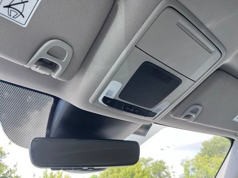 Used 2024 Honda Pilot EX-L image 12