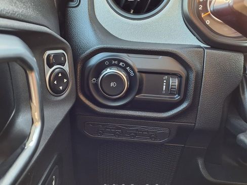 Used 2024 Jeep Wrangler Unlimited Sport AWD/4WD image 17