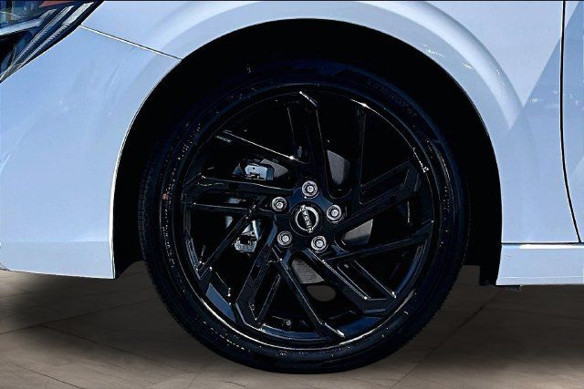 New 2027 Nissan Sentra SR w/ SR Premium Package FWD image 12
