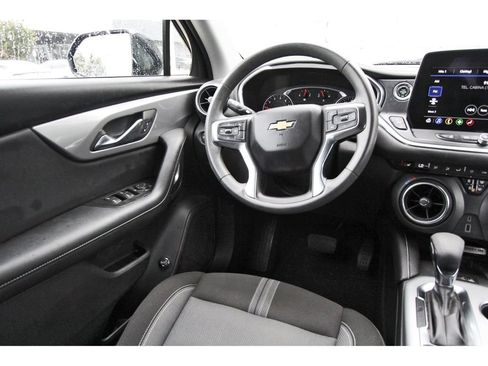 Used 2024 Chevrolet Blazer LT w/ Convenience Package FWD image 8