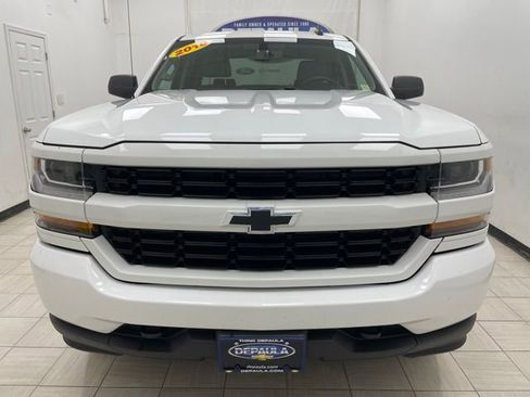 Used 2018 Chevrolet Silverado 1500 Custom w/ Custom Value Package image 16