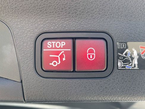 Used 2026 Mercedes-Benz GLS 450 4MATIC image 13