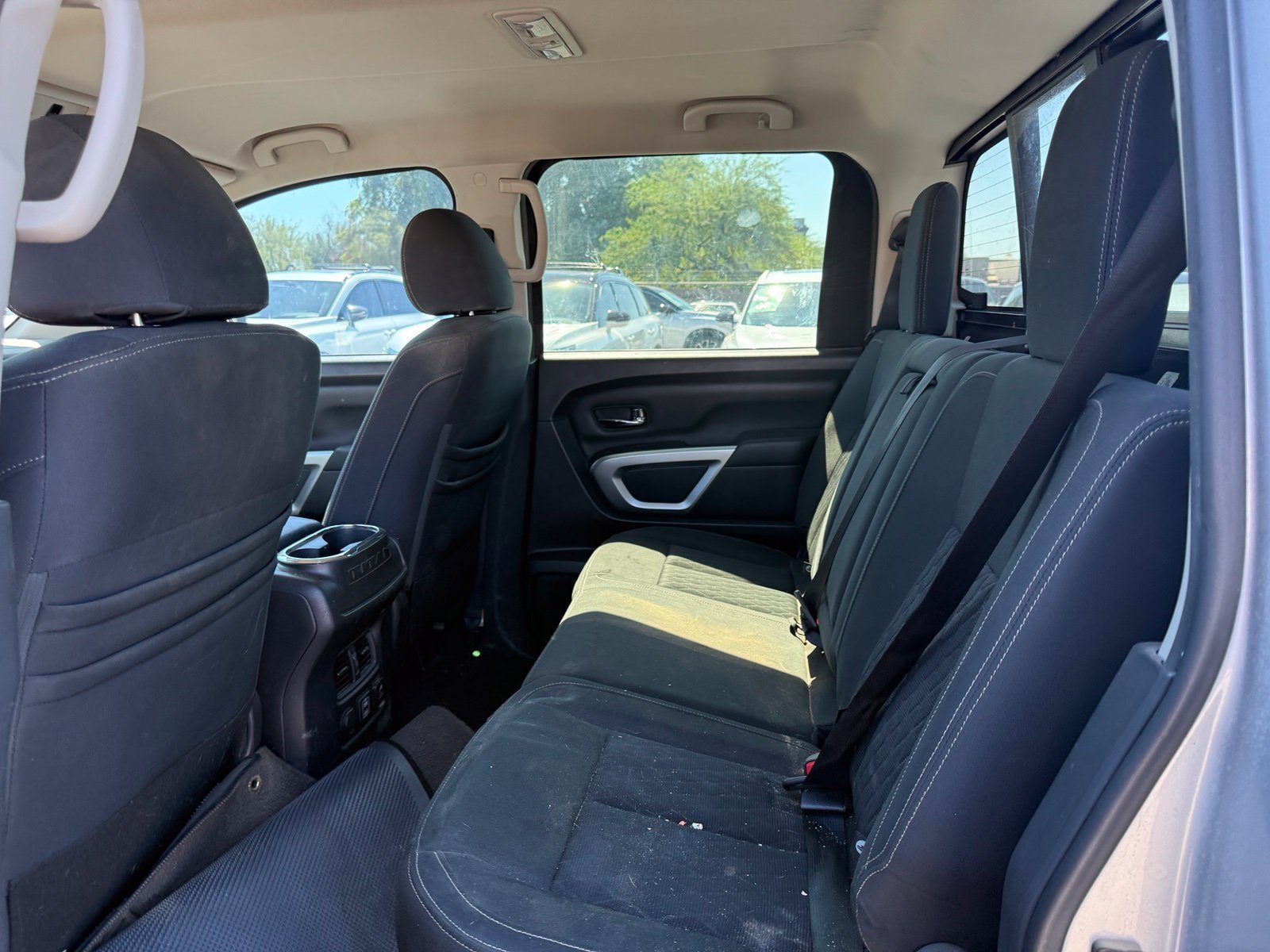 Used 2019 Nissan Titan SV w/ SV Convenience Package RWD image 10