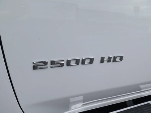 Used 2025 Chevrolet Silverado 2500 LT w/ Convenience Package AWD/4WD image 9