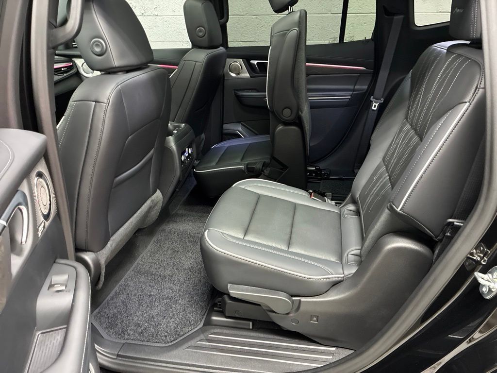 New 2027 Buick Enclave Avenir FWD image 31