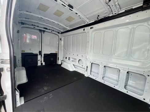 New 2026 Ford Transit 250 148 Medium Roof Extended AWD image 21