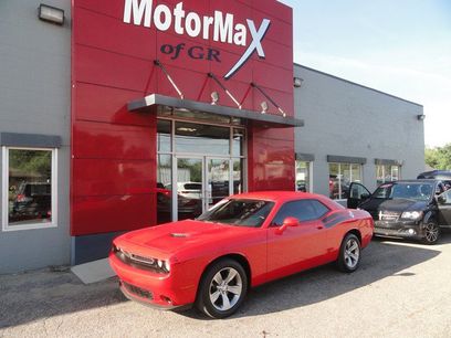 Used 2016 Dodge Challenger SXT