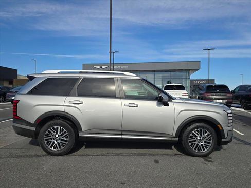 New 2026 Hyundai Palisade SEL FWD image 2