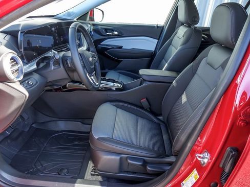 New 2026 Chevrolet Trax LT w/ Driver Confidence Package image 13