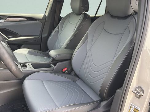 New 2026 Volkswagen Tiguan SE R-Line FWD image 26