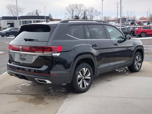 Used 2024 Volkswagen Atlas SE image 17