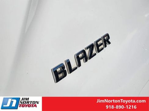 Used 2019 Chevrolet Blazer Premier w/ Sun and Wheels Package image 13