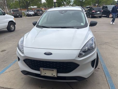 Used 2022 Ford Escape SE w/ Convenience Package AWD/4WD image 2