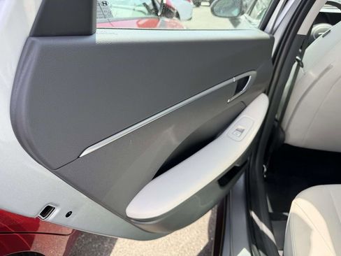 Certified 2025 Hyundai Sonata SE FWD image 10